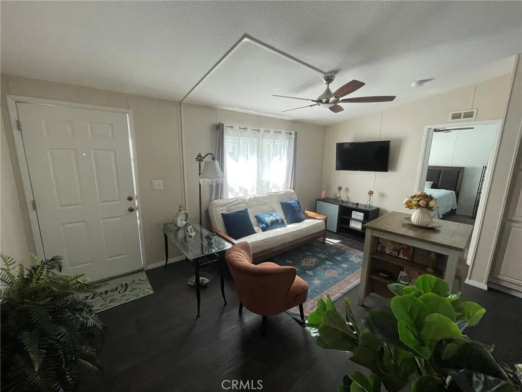 1020 BRADBOURNE Avenue, #4