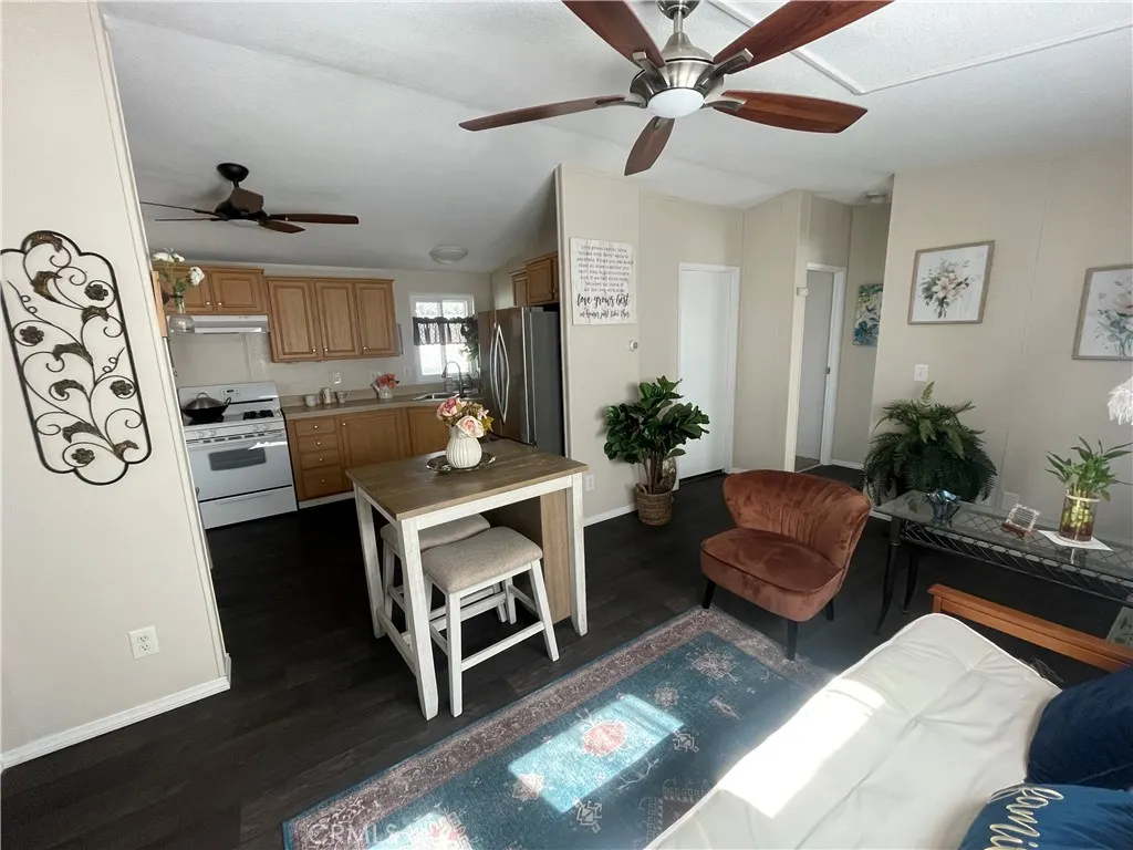 1020 BRADBOURNE Avenue, #4