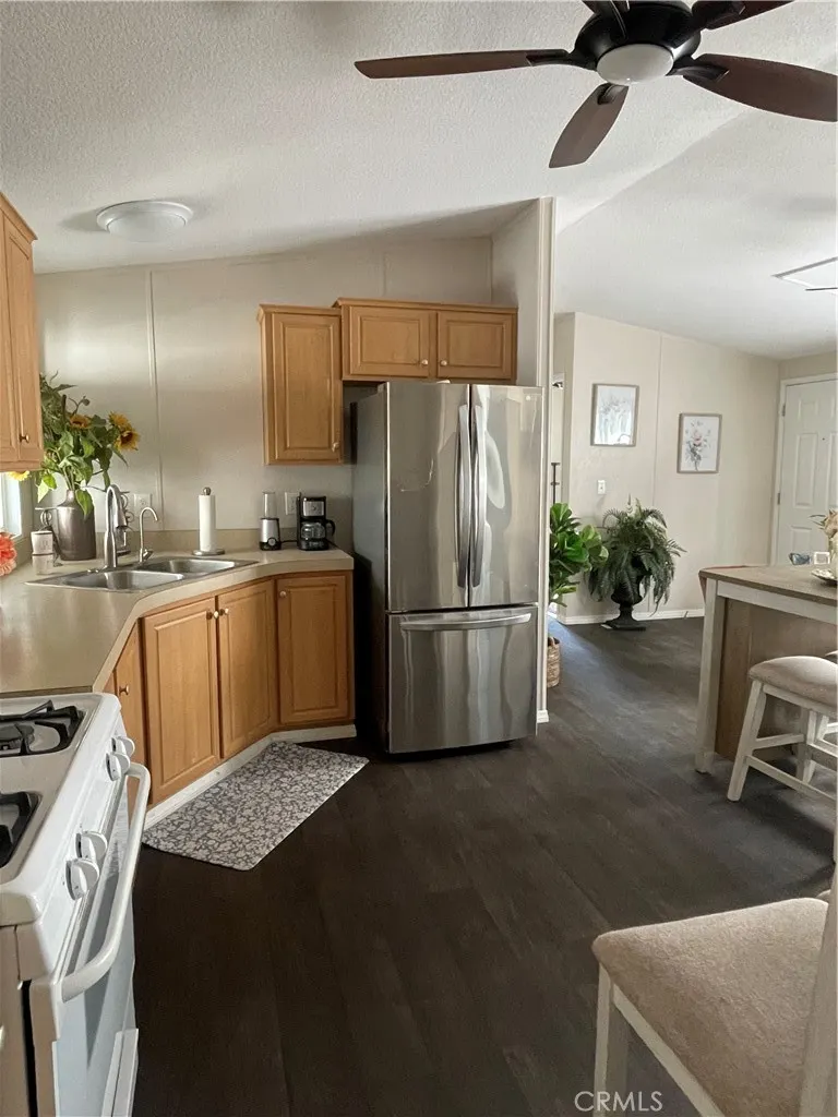 1020 BRADBOURNE Avenue, #4