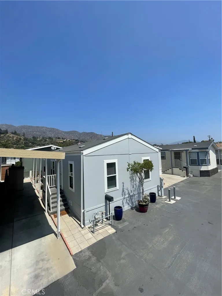 1020 BRADBOURNE Avenue, #4