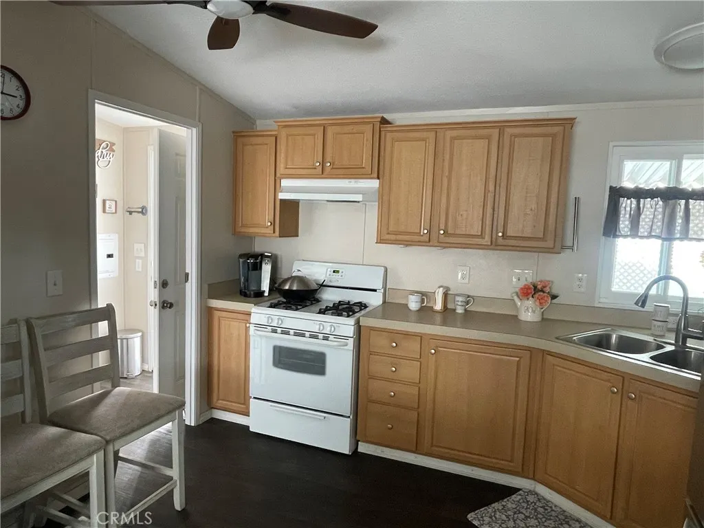 1020 BRADBOURNE Avenue, #4