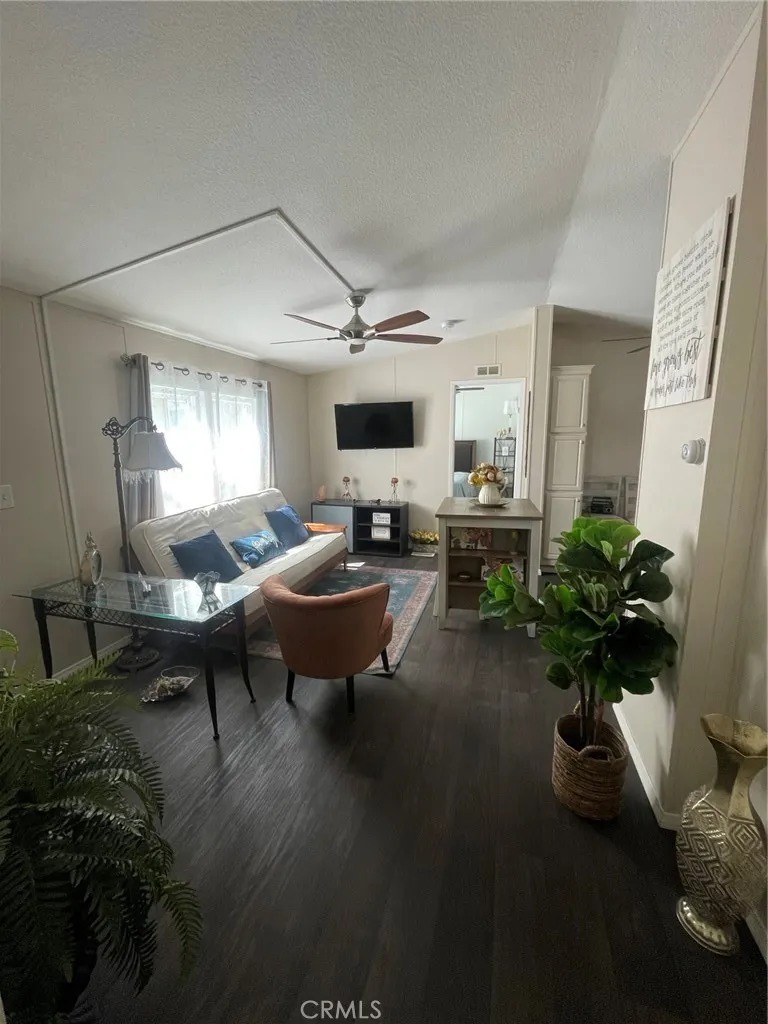 1020 BRADBOURNE Avenue, #4