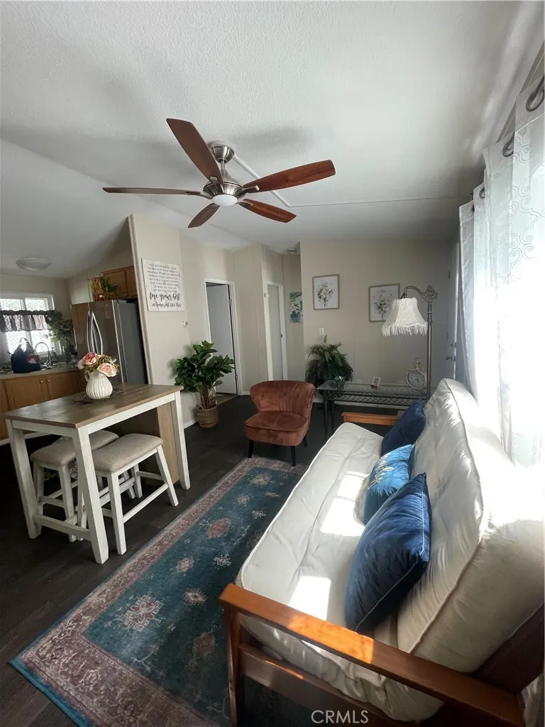 1020 BRADBOURNE Avenue, #4