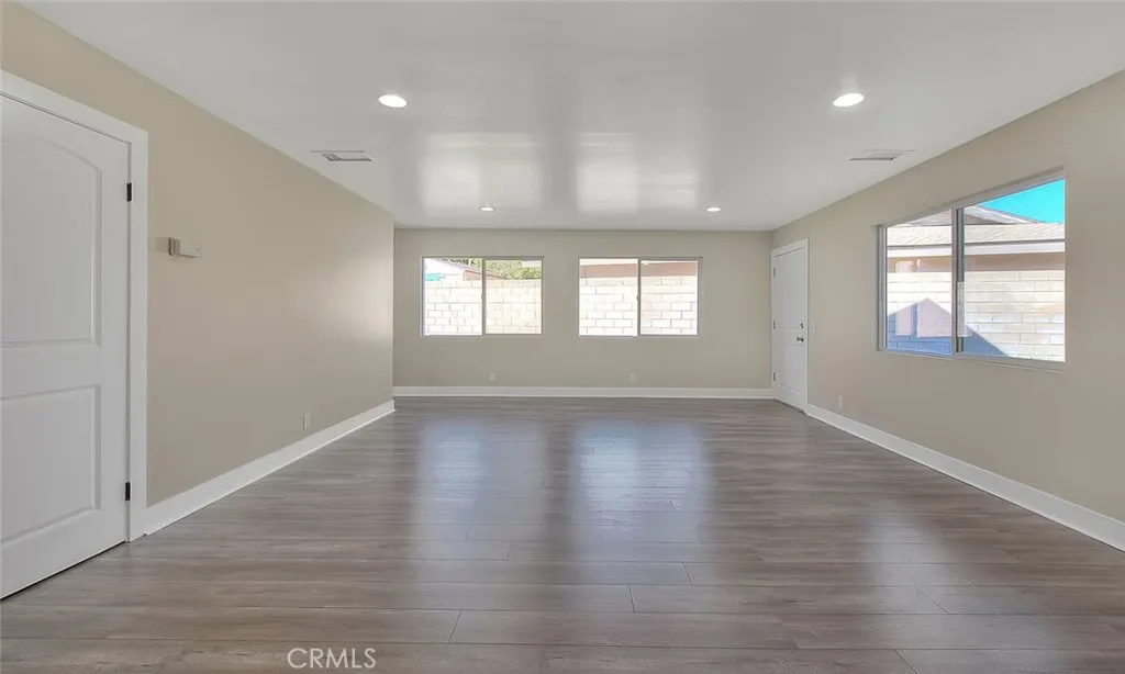 340 W Caroline Street