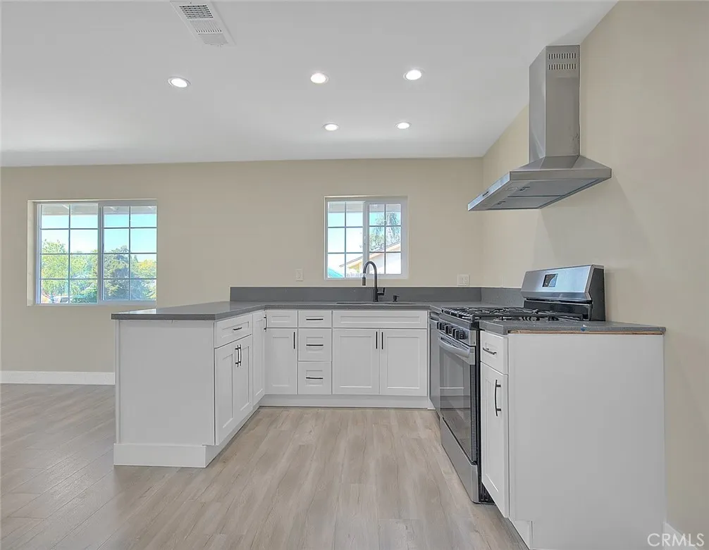 340 W Caroline Street
