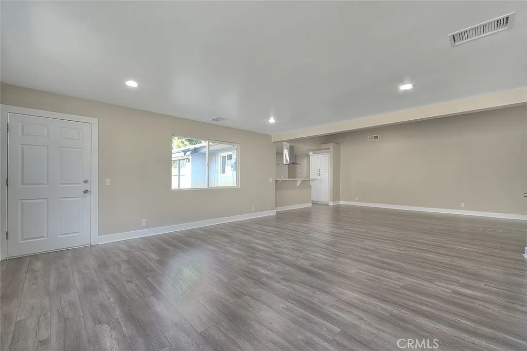 340 W Caroline Street