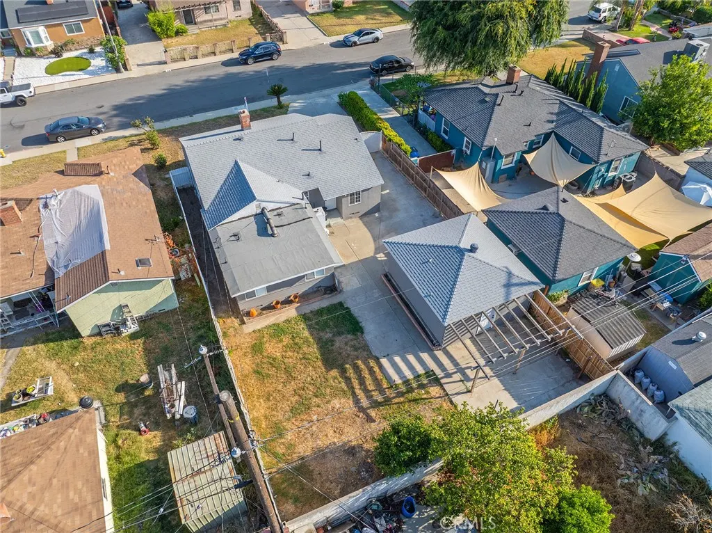 1517 W Grand Avenue