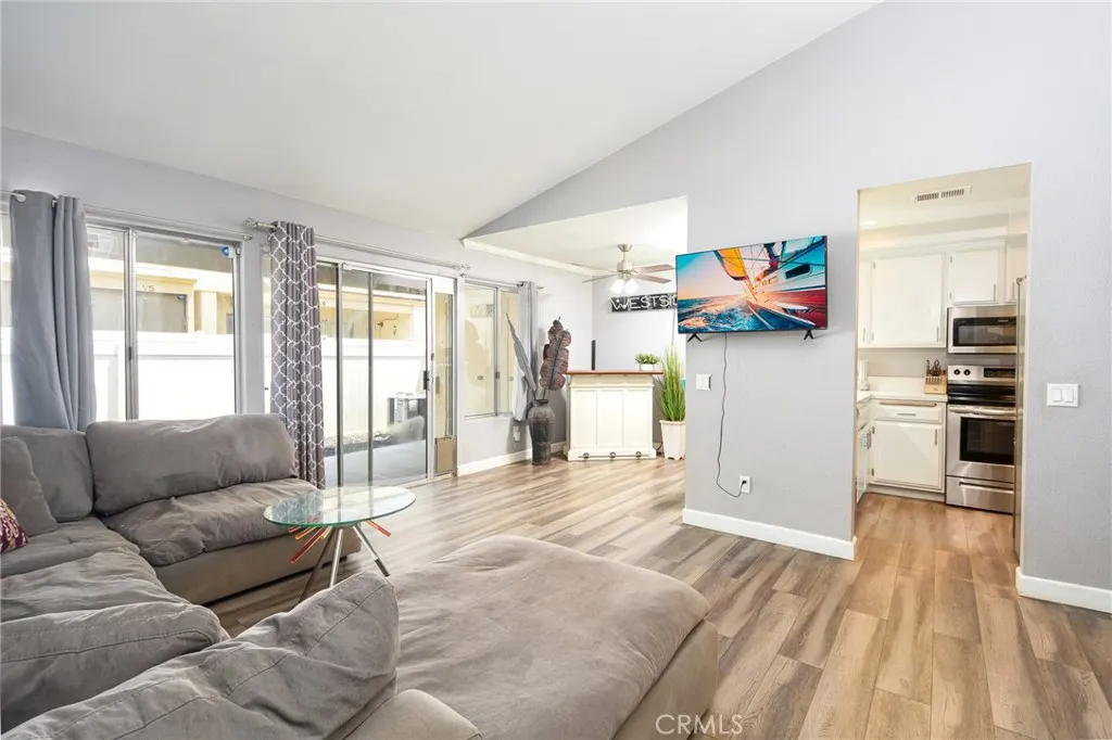 1031 S Palmetto Avenue, #W8