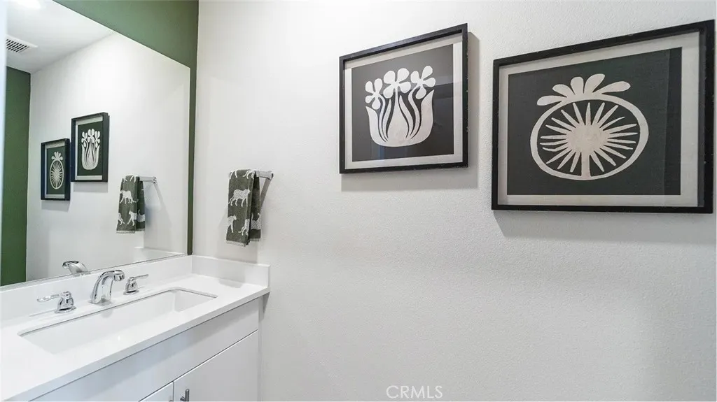 2595 Cloudview Privado