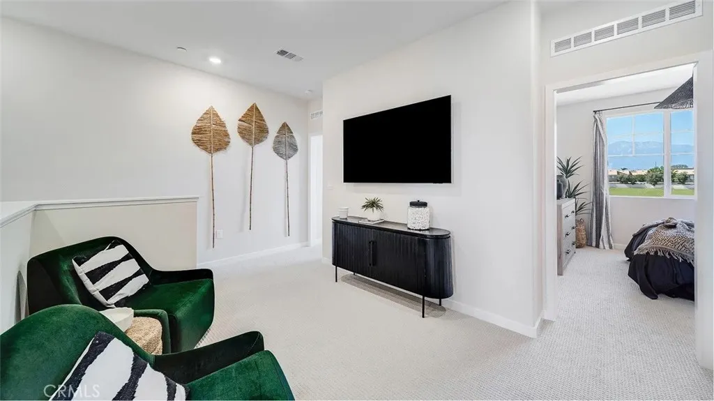2595 Cloudview Privado