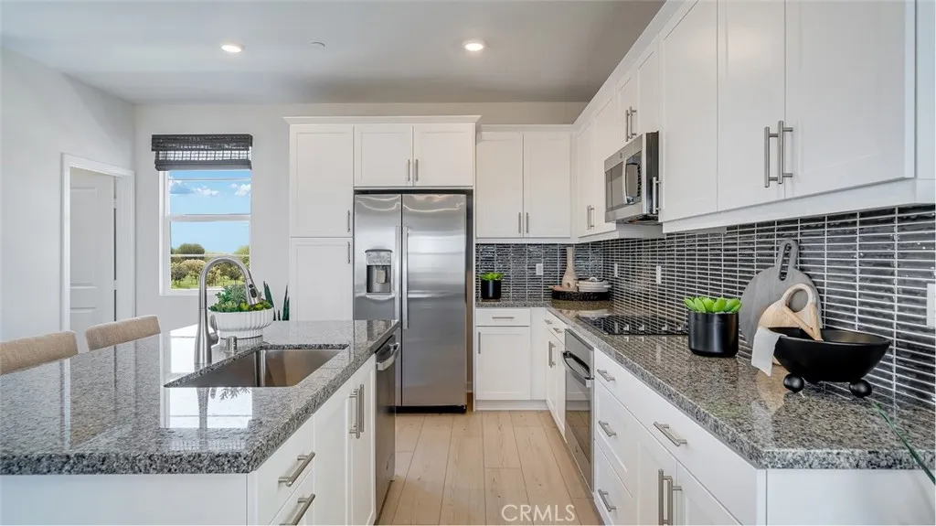 2565 E Lincoln Paseo