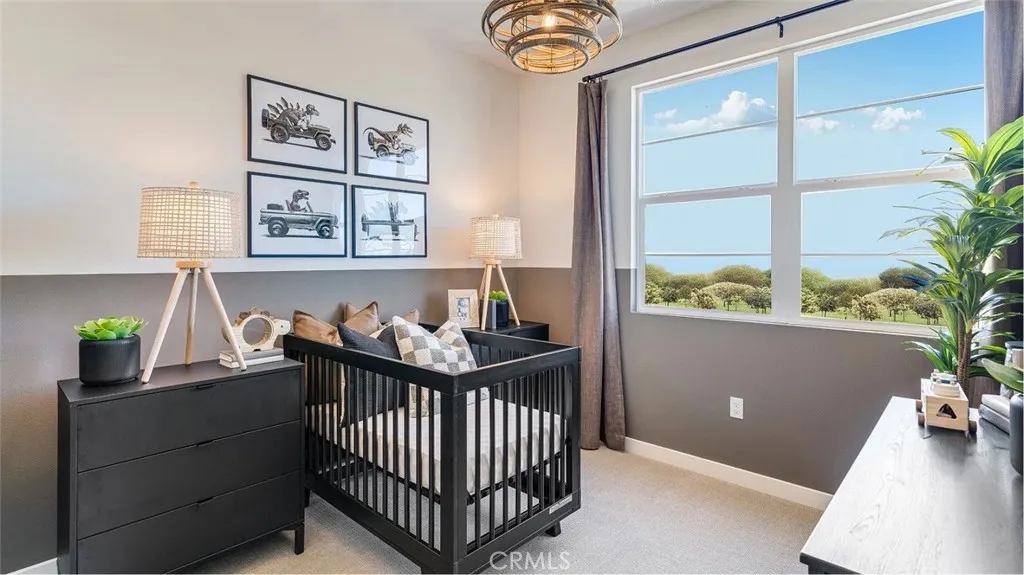 2565 E Lincoln Paseo