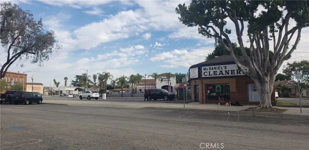 Ramona Blvd.