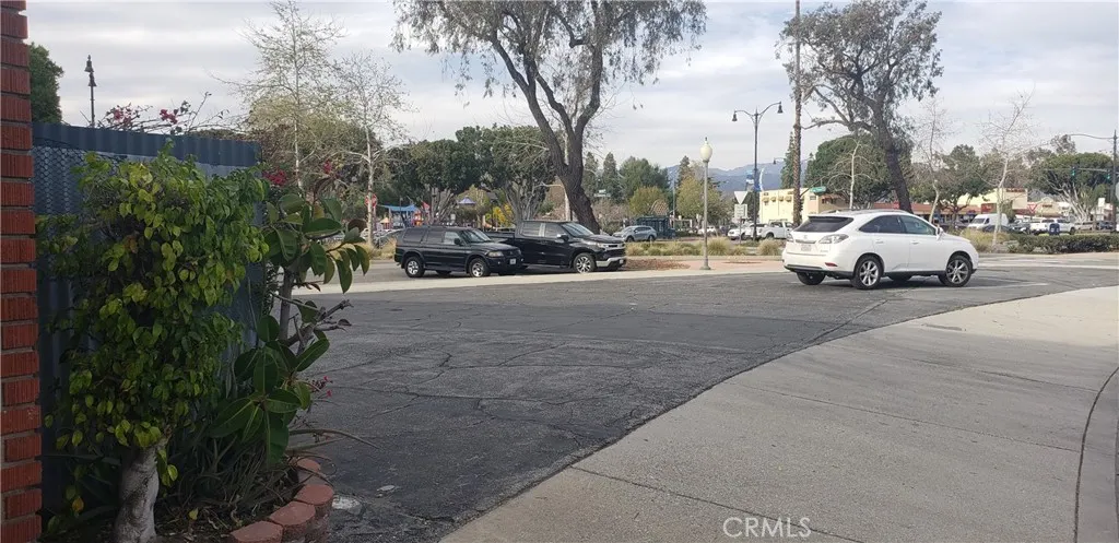 Ramona Blvd.