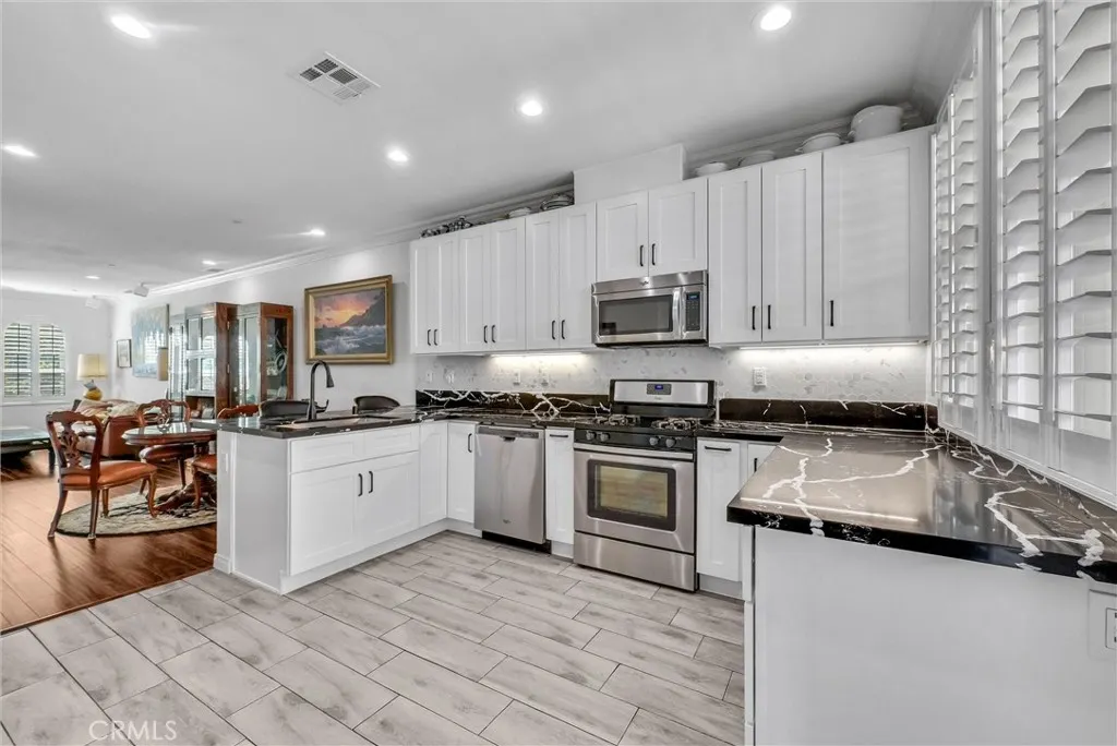 908 N Botanica Lane, #B