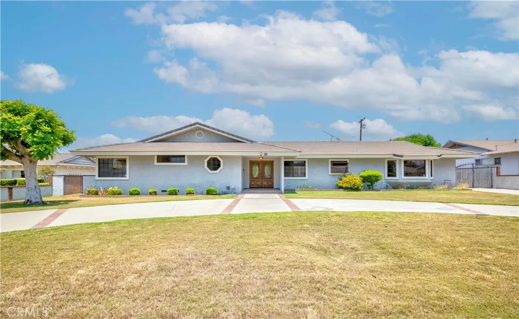 2837 E Mesa Drive