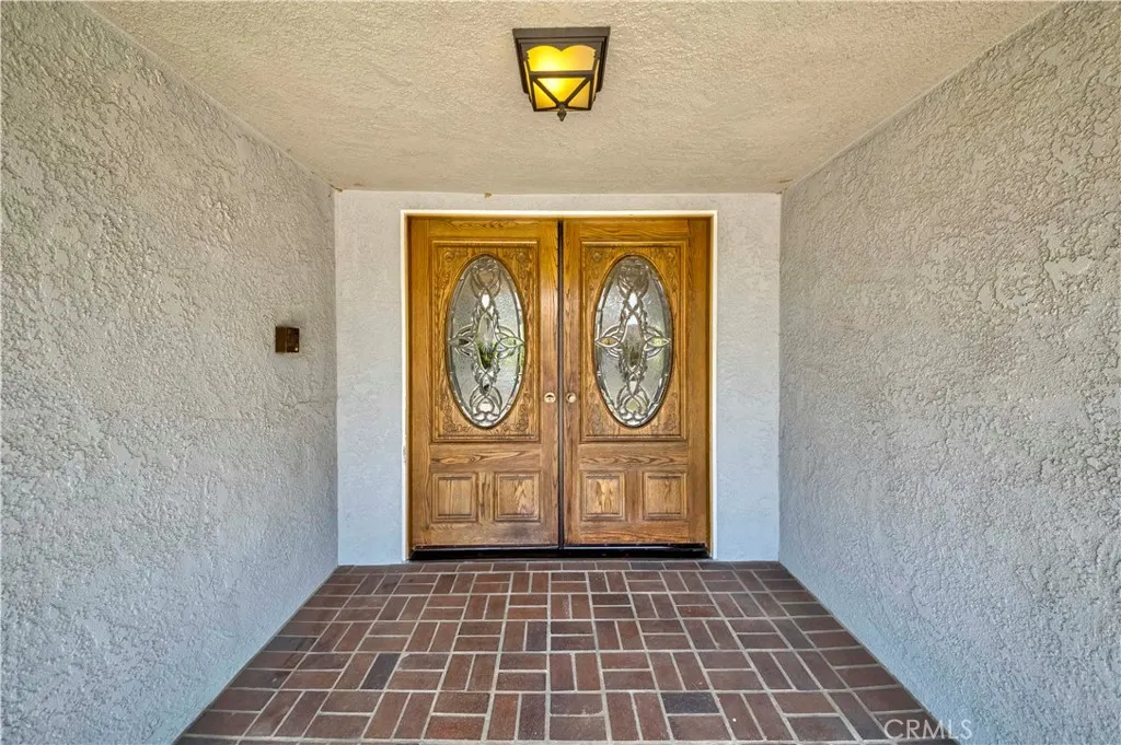 2837 E Mesa Drive