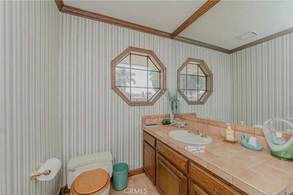 2837 E Mesa Drive