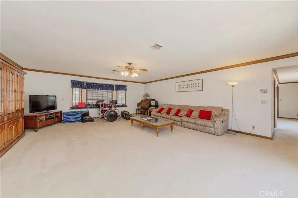 2837 E Mesa Drive