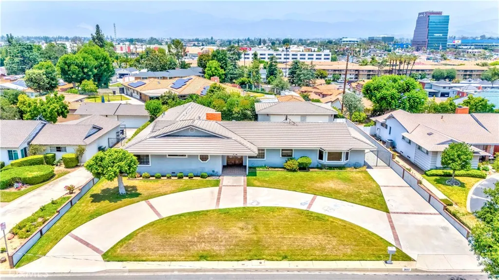 2837 E Mesa Drive