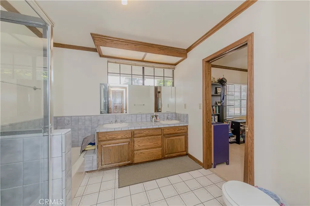 2837 E Mesa Drive