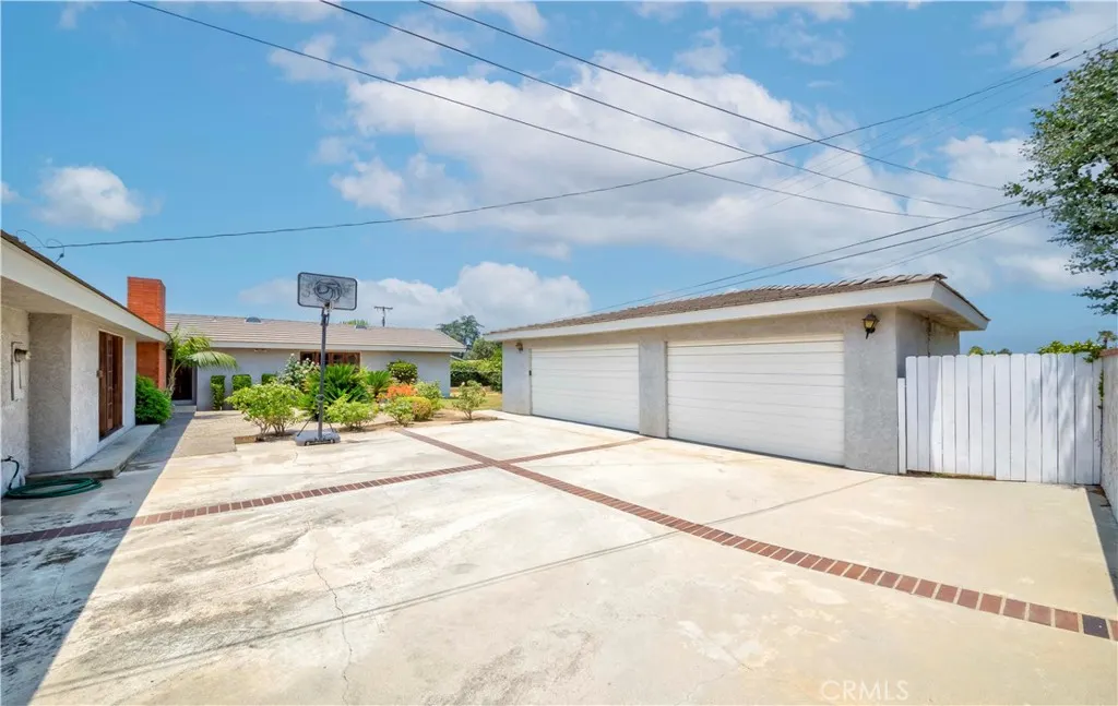 2837 E Mesa Drive