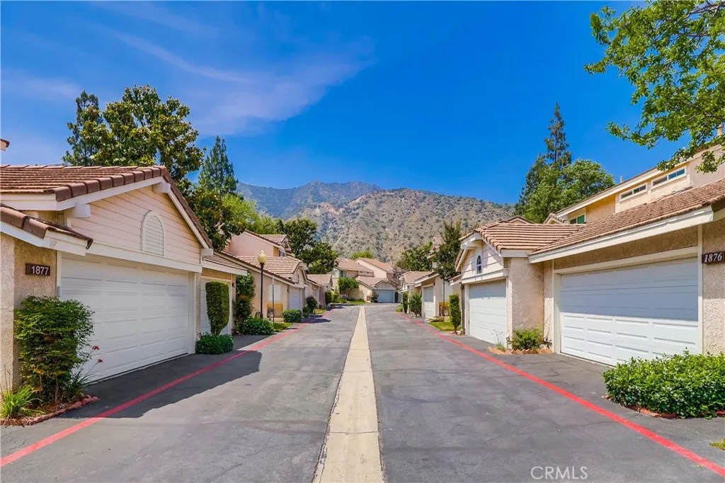 1876 Forest Drive