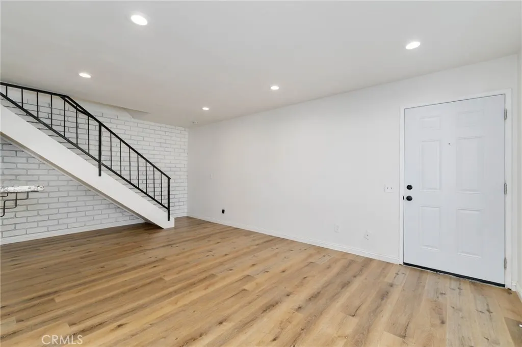 1102 W Calle Del Sol, #3
