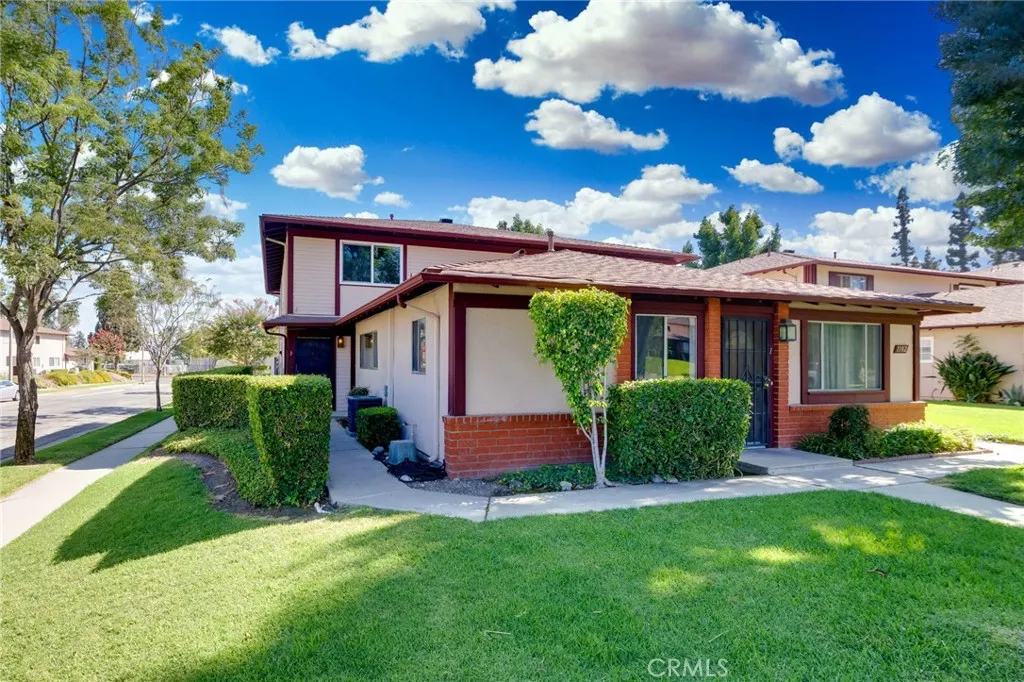 1102 W Calle Del Sol, #3