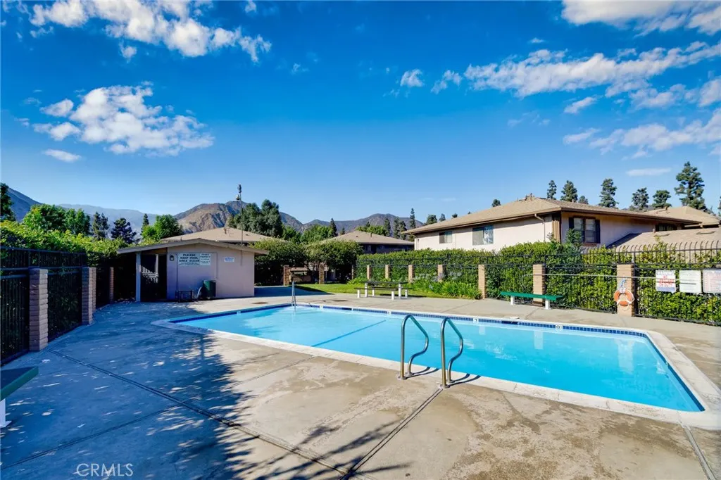 1102 W Calle Del Sol, #3