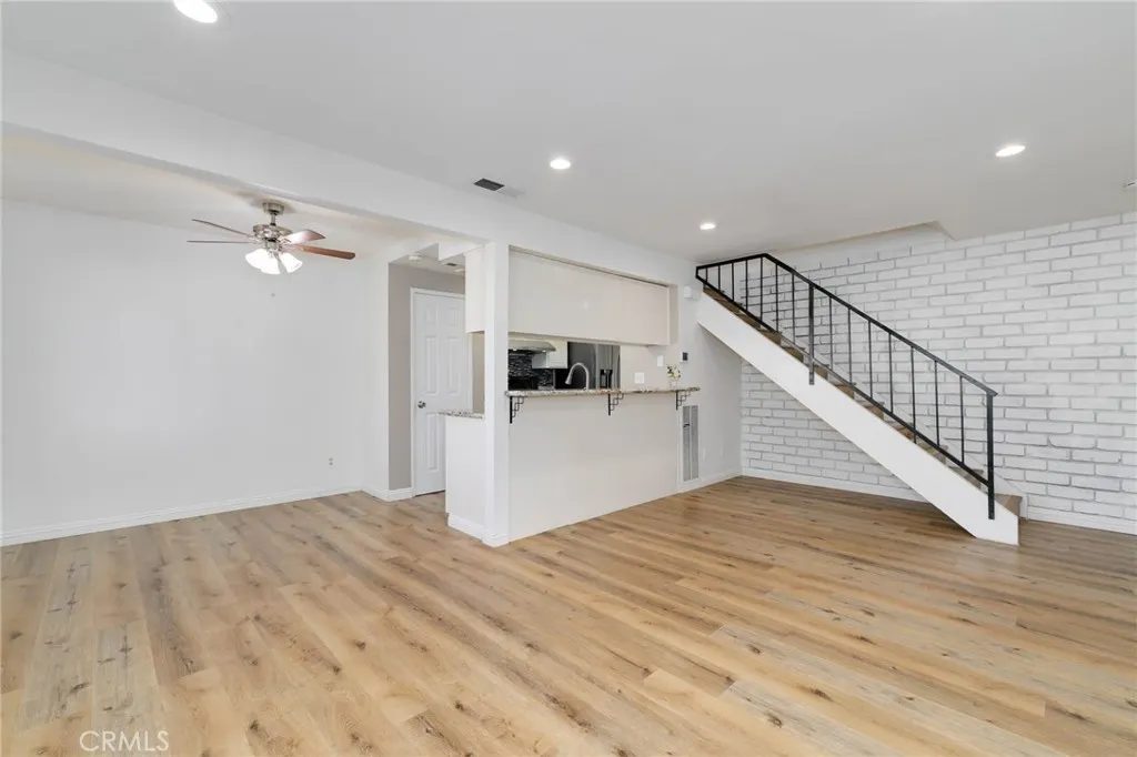 1102 W Calle Del Sol, #3
