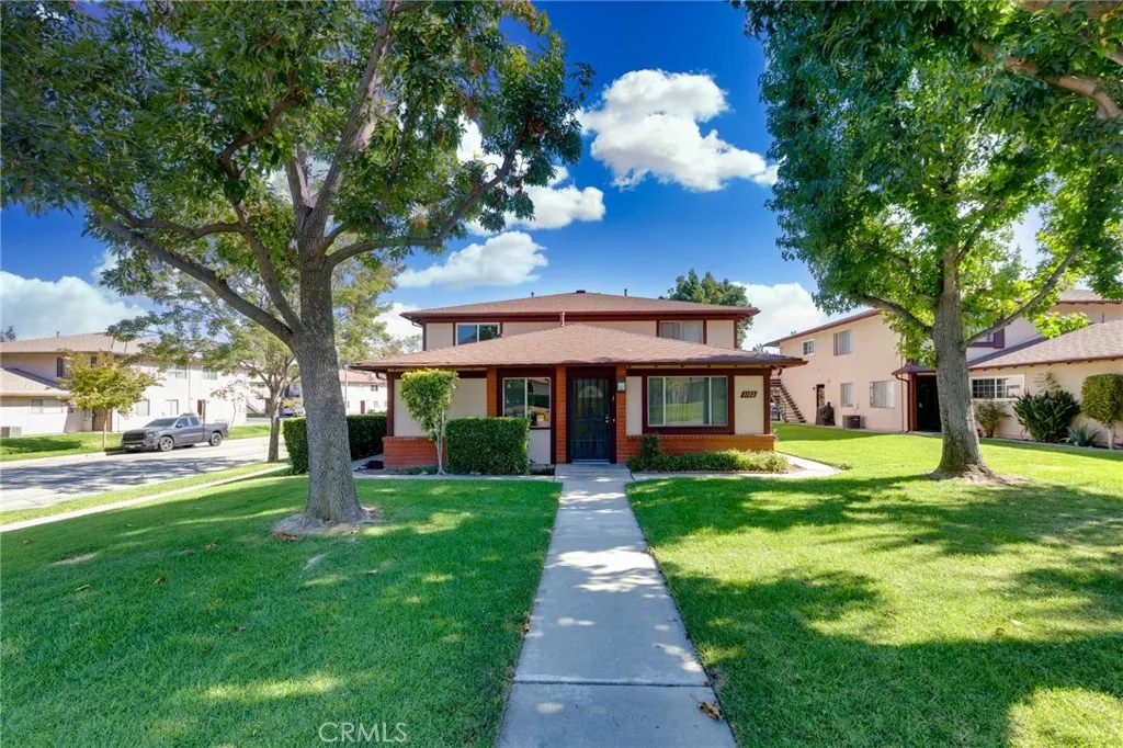 1102 W Calle Del Sol, #3