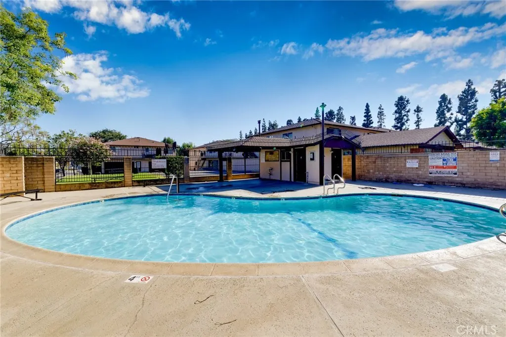 1102 W Calle Del Sol, #3