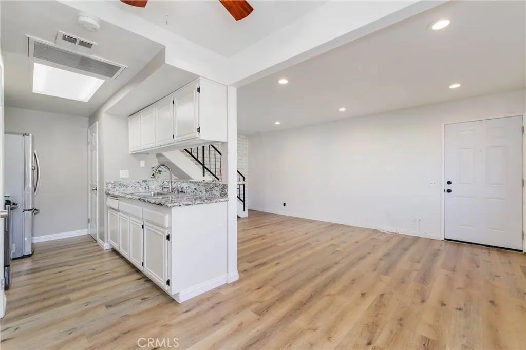 1102 W Calle Del Sol, #3