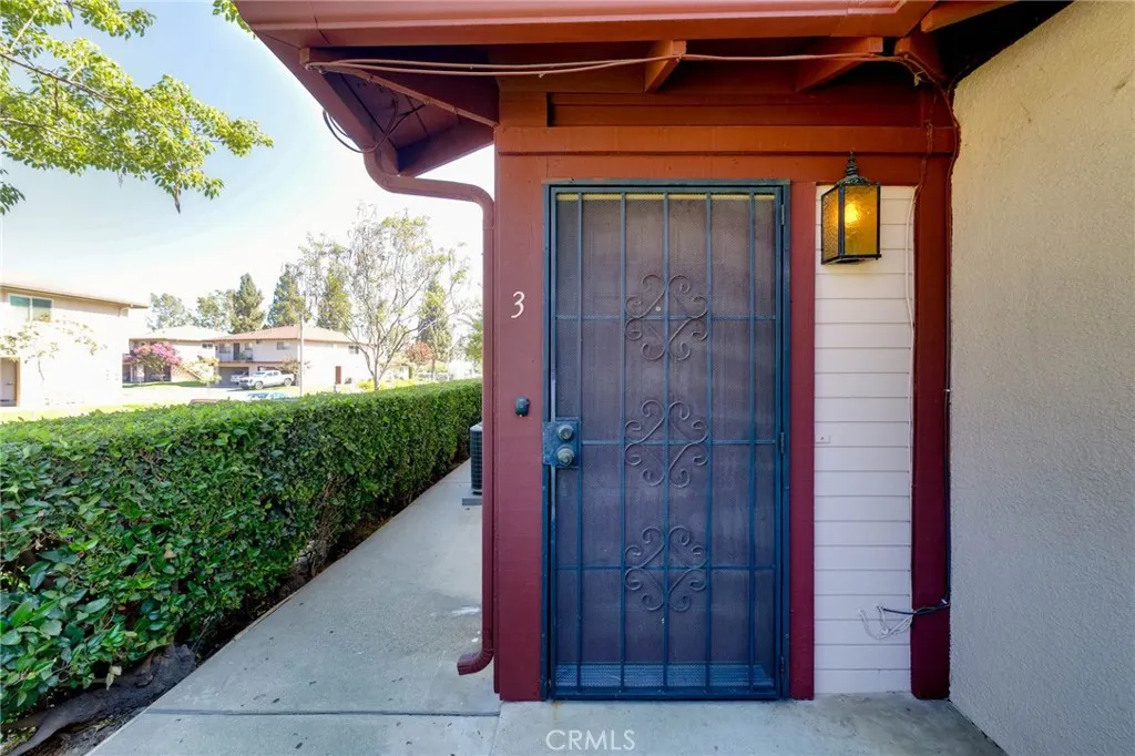 1102 W Calle Del Sol, #3