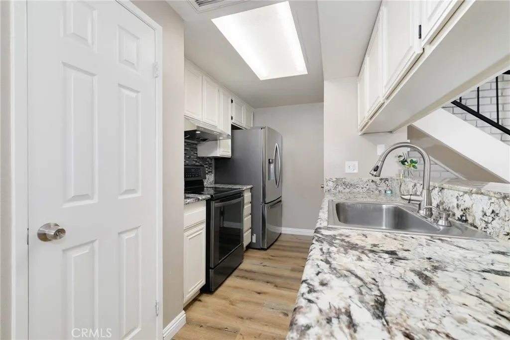 1102 W Calle Del Sol, #3