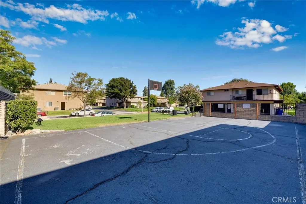 1102 W Calle Del Sol, #3