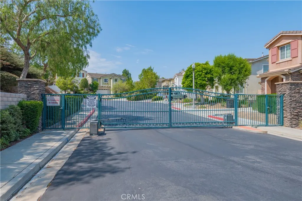 1828 Scenic  View Circle