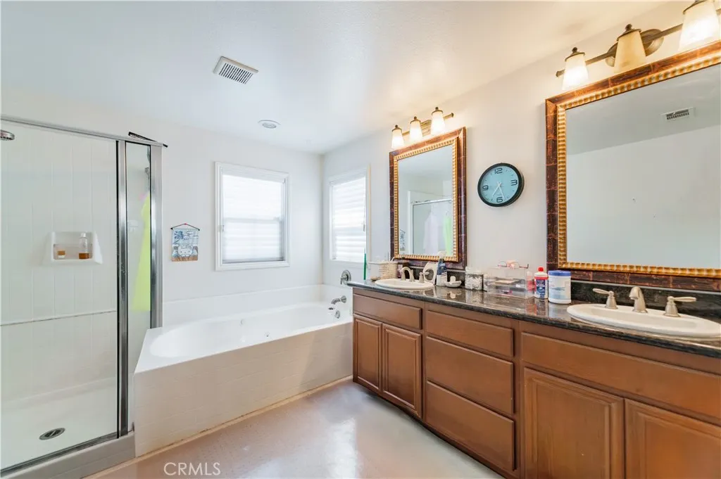 1828 Scenic  View Circle