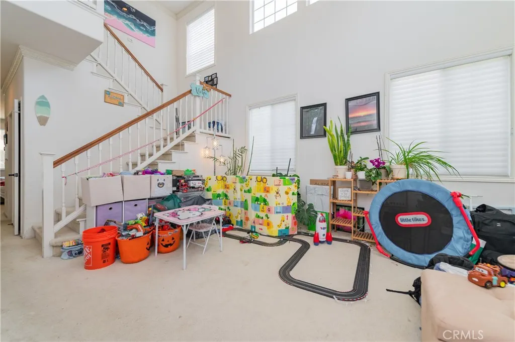 1828 Scenic  View Circle