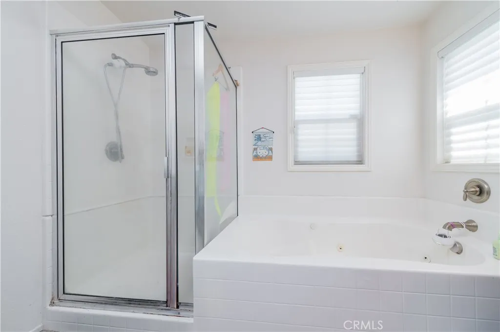 1828 Scenic  View Circle
