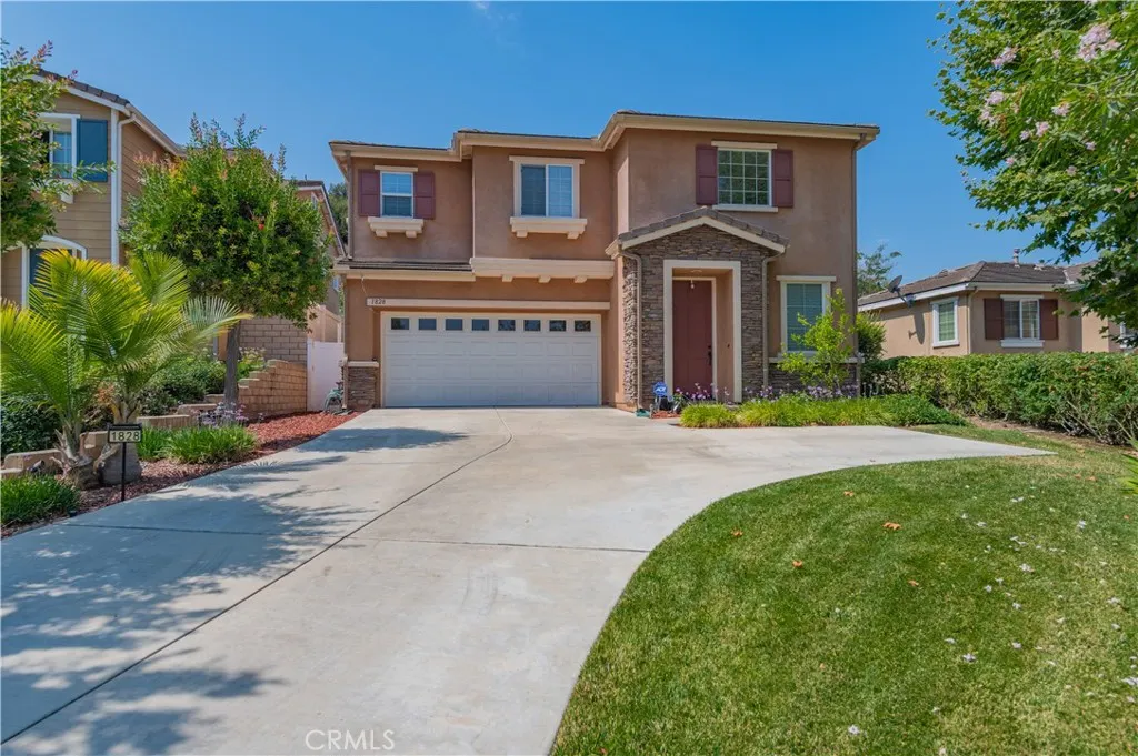 1828 Scenic  View Circle
