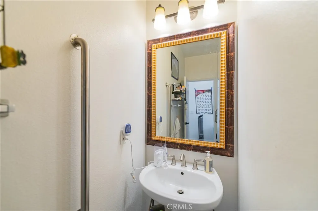 1828 Scenic  View Circle