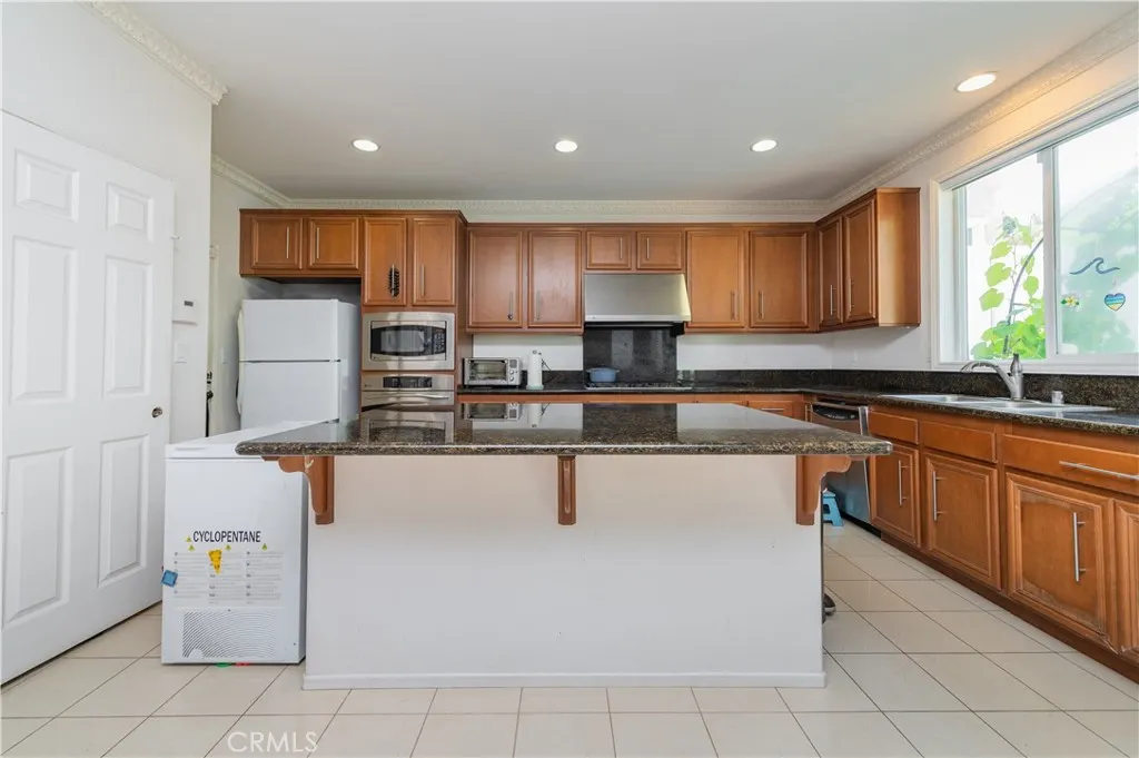 1828 Scenic  View Circle