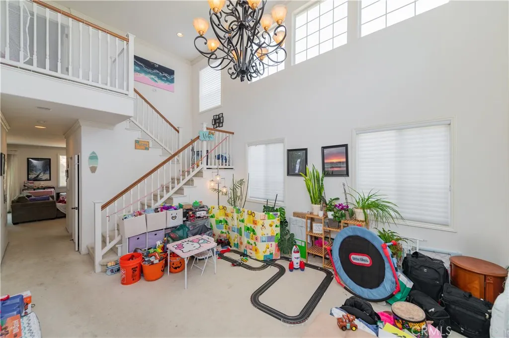 1828 Scenic  View Circle