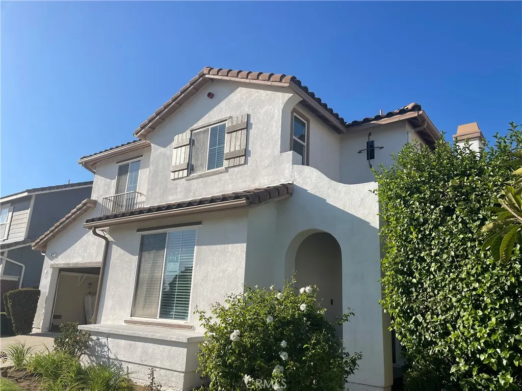 629 E Gardenia Drive