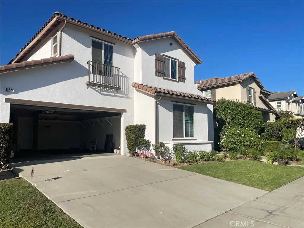 629 E Gardenia Drive