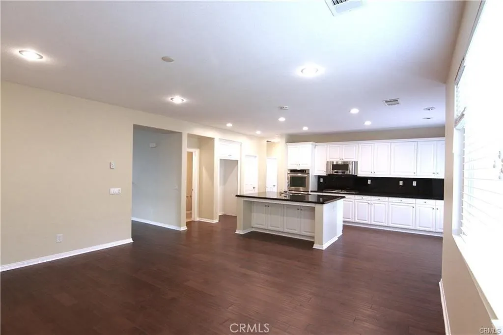 629 E Gardenia Drive