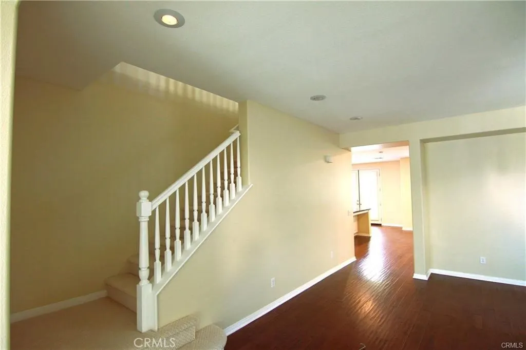 629 E Gardenia Drive