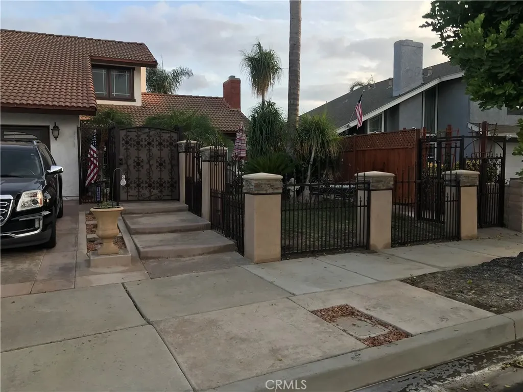 1426 E Tam O Shanter Street